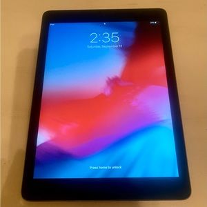 iPad Air (WiFi) / 16GB / MD785LL/A